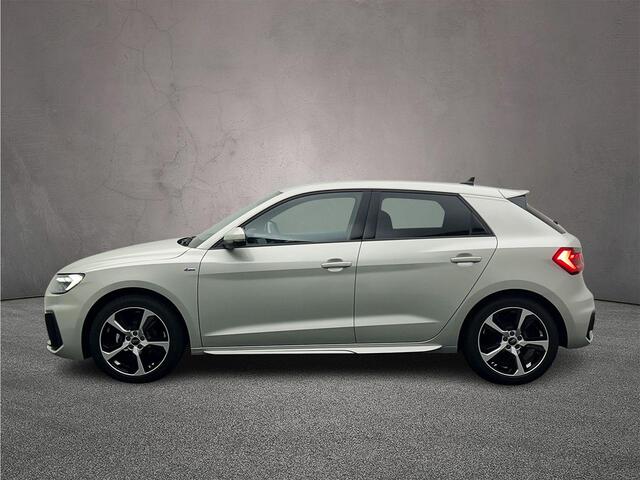 Audi A1 Sportback 25 TFSI S edition | Full-led | Carplay | Parkeersensoren | Ambient lighting | Optiekzwart |