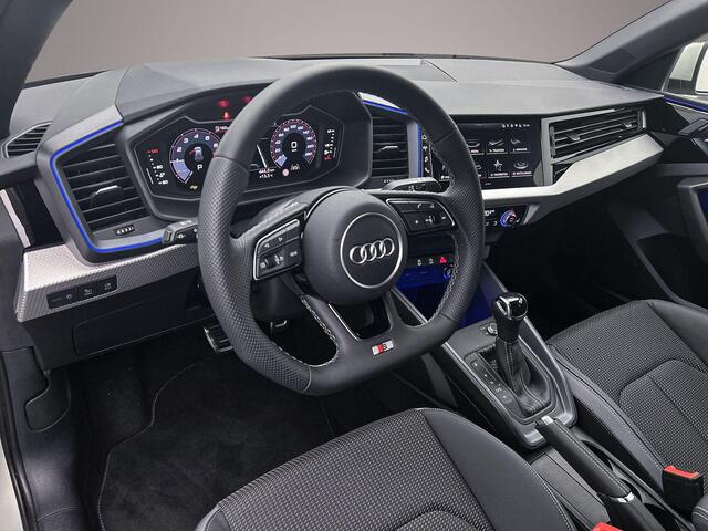Audi A1 Sportback 25 TFSI S edition | Full-led | Carplay | Parkeersensoren | Ambient lighting | Optiekzwart |
