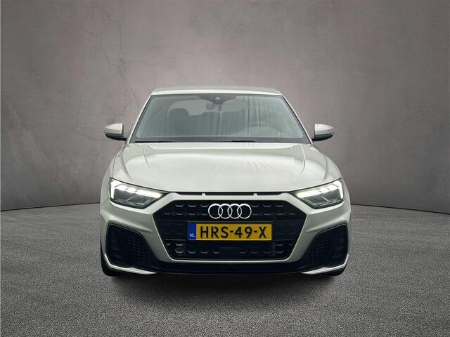 Audi A1 Sportback 25 TFSI S edition | Full-led | Carplay | Parkeersensoren | Ambient lighting | Optiekzwart |