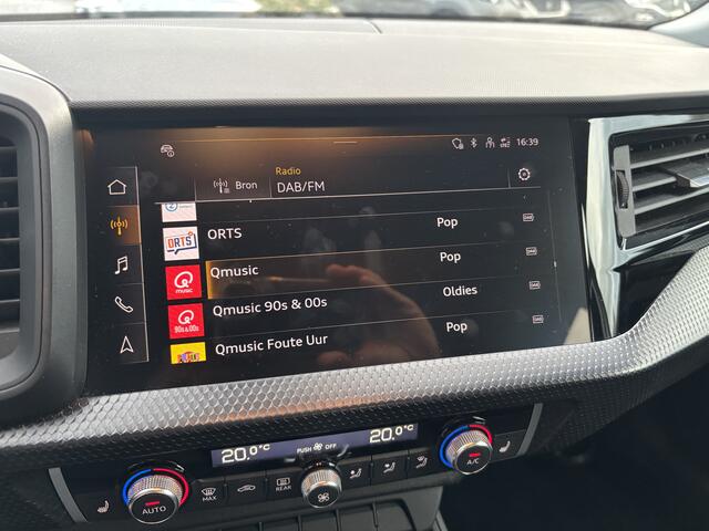 Audi A1 Sportback 30 TFSI S edition Automaat Digi-dash / Parksensors / Zwart dak