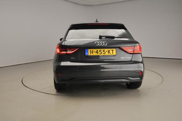 Audi A1 Sportback 30 TFSI epic 115PK | CarPlay | 17" | Parkeersensoren | Sportstuur