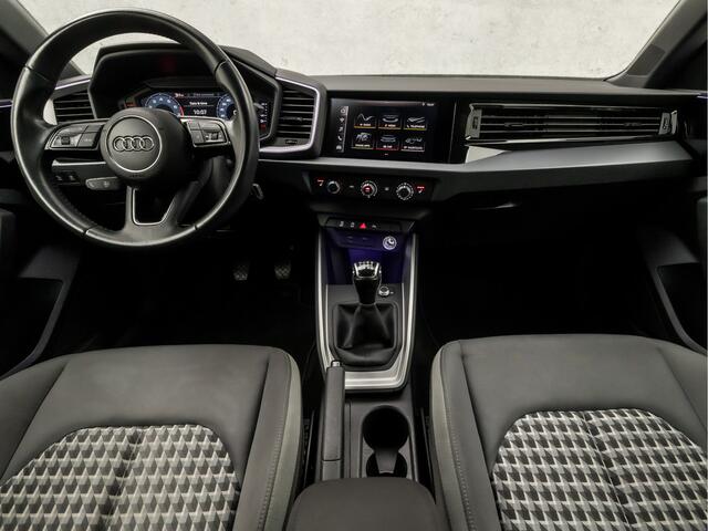 Audi A1 Sportback 30 TFSI S-Line Sport (APPLE CARPLAY, ZWART HEMEL, SFEERVERLICHTING, STOELVERWARMING, SPORTSTOELEN, GETINT GLAS, LED KOPLAMPEN, CRUISE, NIEUWSTAAT)