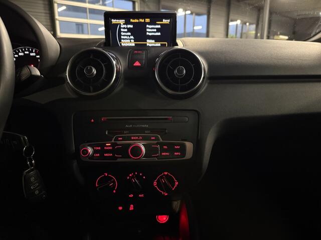 Audi A1 1.0 Tfsi S-Line 96 pk Navigatie Cruise control Pdc Nap 17 inch