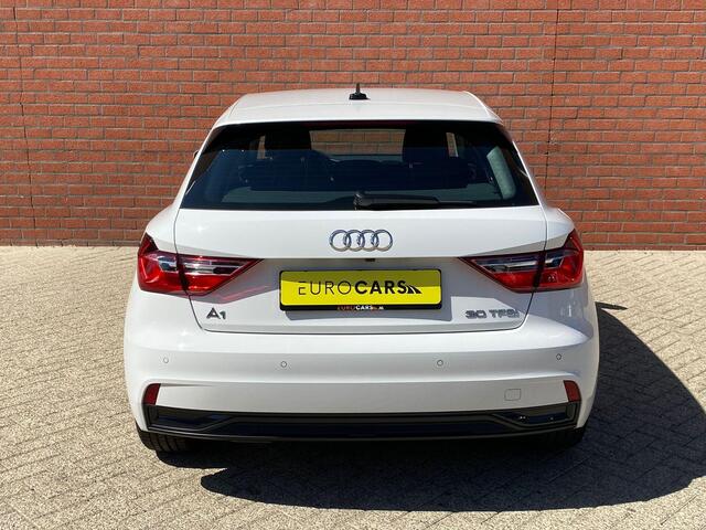 Audi A1 Sportback 30 TFSI 110pk S-Tronic Advanced edition Navigatie Apple Carplay / Android Auto Climate Control Camera Parkeer sensoren Dab