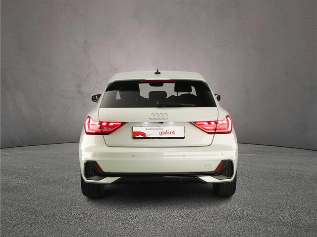 Audi A1 Sportback 25 TFSI S edition | ACC | Camera | Parkeersensoren | Full-led | Optiek zwart | Audi sound |