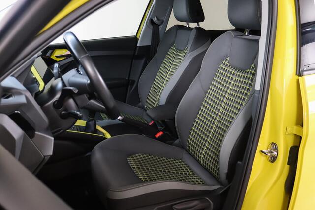 Audi A1 30 TFSI S-line Sportback Stoelverwarming, Bluetooth, Apple CarPlay/Android Auto