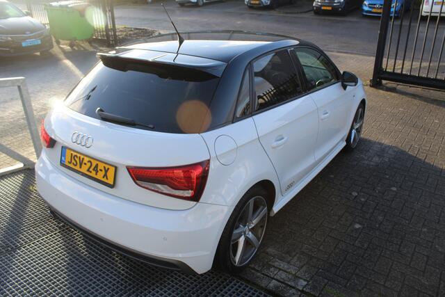 Audi A1 Sportback 1.0 TFSI S-Line Navigatie/Led koplampen/Stoelverwarming/Parkeersensoren/Climate control/17 inch/Privacy glas