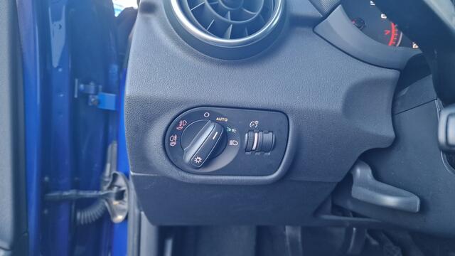 Audi A1 Sportback 1.0 TFSI Sport line S-Line Edition, Stoelverwarming