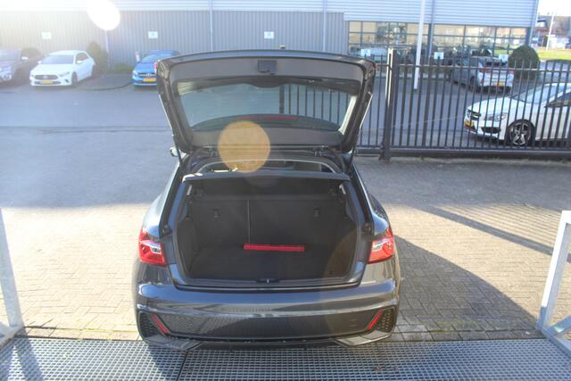 Audi A1 Sportback 35 TFSI Automaat S-line Navigatie/Apple carplay/Stoelverwarming/Keyless/Achteruitrijcamera/Licht metalen velgen/parkeersensoren rondom
