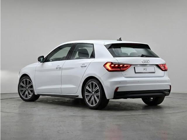 Audi A1 Sportback Advanced edition 25 TFSI 95 pk | Sportstoelen | Ledlampen voor en achter | Optiekpakket zwart plus | Spiegels inklapbaar |