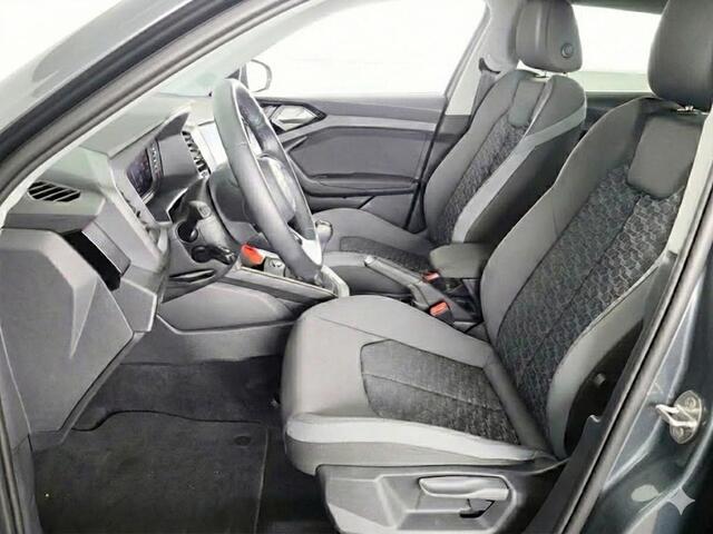 Audi A1 Sportback Advanced edition 25 TFSI 95 pk | Ledlampen voor en achter | Sportstoelen voor | Ambient verlichting | Privacy glas |