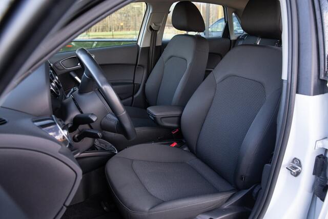 Audi A1 Sportback 1.0 TFSI Advance Sport S-line , Cruise control, Navigatie,