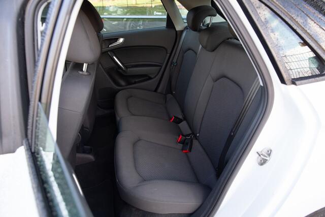 Audi A1 Sportback 1.0 TFSI Advance Sport S-line , Cruise control, Navigatie,