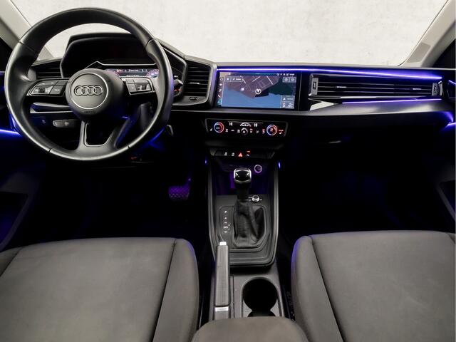 Audi A1 Sportback 30 TFSI S-Line Sport Automaat (BLACK PACK, APPLE CARPLAY, SFEERVERLICHTING, CLIMATE, STOELVERWARMING, SPORTSTOELEN, GETINT GLAS, LED ACHTERLICHTEN, CRUISE, NIEUWE APK, NIEUWSTAAT)
