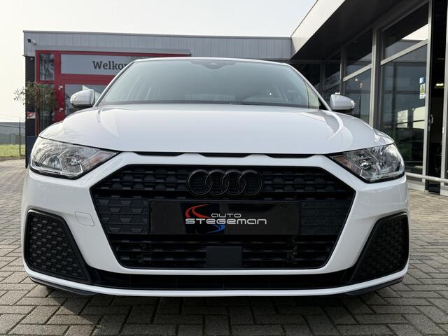 Audi A1 Sportback TFSI *!* NAVIGATIE/ CARPLAY/ 18 INCH/ CRUISE *!*