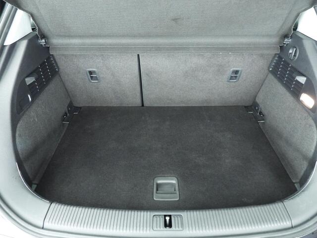 Audi A1 Sportback 1.0 TFSI Automaat | 5 zitplaatsen | Airco | Navigatie | Parkeersensoren | 15" velgen