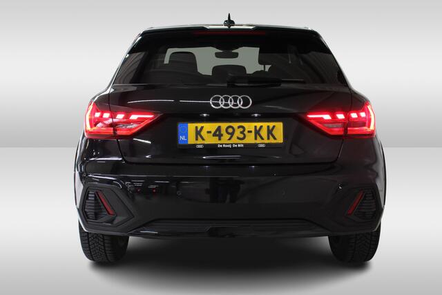 Audi A1 citycarver 30 TFSI Epic Black Camera | 17"Velgen | Dynamisch Led | Climate Control | El. inklapbare spiegels