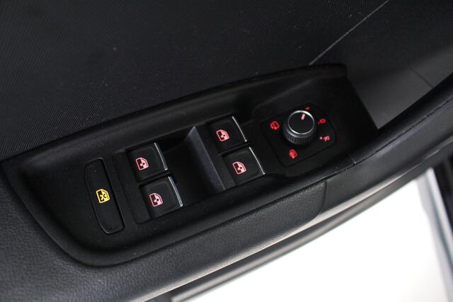 Audi A1 citycarver 30 TFSI Epic Black Camera | 17"Velgen | Dynamisch Led | Climate Control | El. inklapbare spiegels