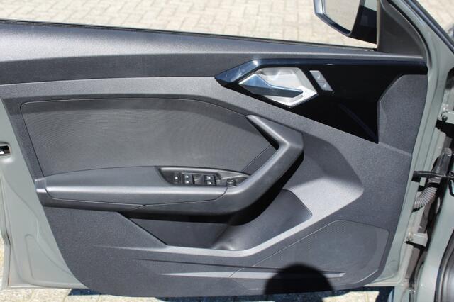 Audi A1 25 TFSI PRO S-LINE / Sportback/ Smartphone Interface