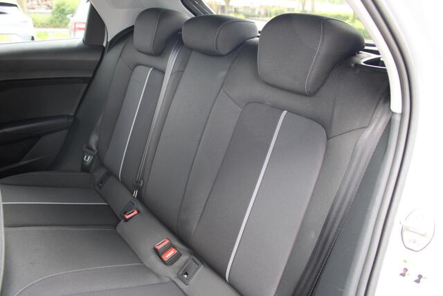 Audi A1 Sportback 30 TFSI Advanced edition Parkeersensoren Voor en Achter | Airco | Cruise Control
