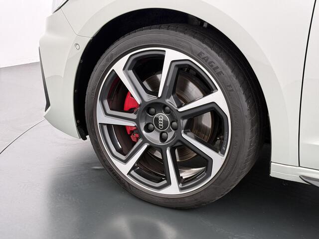 Audi A1 Sportback 40 TFSI S Line edition one Camera | Stoelverwarming | 200 pk !!! |