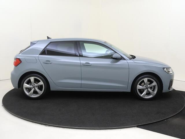 Audi A1 Sportback 30 TFSI Advanced edition | Stoelverwarming | CarPlay | Cruise control | Climate control | Draadloze telefoonlader | Elektrisch inklapbare buitenspiegels | Virtual cockpit |
