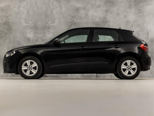 Audi A1 Sportback 25 TFSI Sport (APPLE CARPLAY, CLIMATE, PARKEERSENSOREN, SPORTSTOELEN, LM VELGEN, ARMSTEUN, CRUISE, NIEUWSTAAT)
