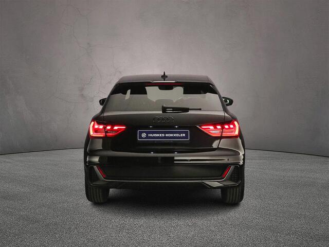 Audi A1 Sportback 35 TFSI 150PK S-edition | Apple/Android Play | Adaptieve Cruise | LED | Stoel-Verwarming | Comfortsleutel | Virtual Cockpit | 18-Inch | Privacy-Glas | Grootlicht-Assistent | Rood-Stiksel |