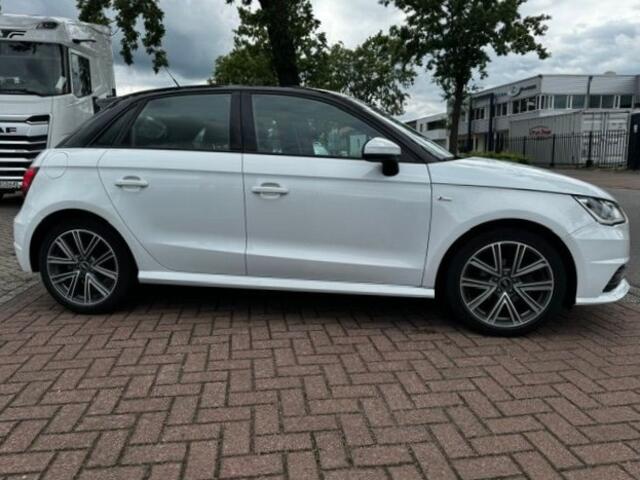 Audi A1 Sportback 1.0 TFSI 5deurs Advance S-Line Airco,Cruisecontrol,Navigatie