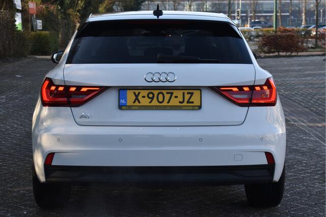 Audi A1 Sportback 35 TFSI PRO LINE 150 PK Bi-Tone | Z+W banden | Carplay | Stoelverwarming | VIrtual Cockpit | Cruise Control | DAB | Full LED