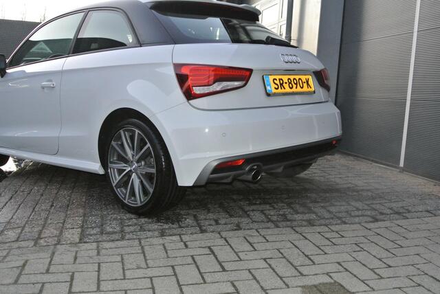 Audi A1 1.0 TFSI Advance Sport 3x S-line Audi A1 1.0 TFSI Advance Sport||Carplay| 3x S-line Led| stoelverwarming| Bose Sound| PDC.
