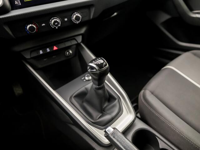 Audi A1 Sportback 25 TFSI Epic Sport (GROOT NAVI, APPLE CARPLAY, ZWART HEMEL, GETINT GLAS, SPORTSTOELEN, PARKEERSENSOREN, LED ACHTERLICHTEN, CRUISE, NIEUWSTAAT)