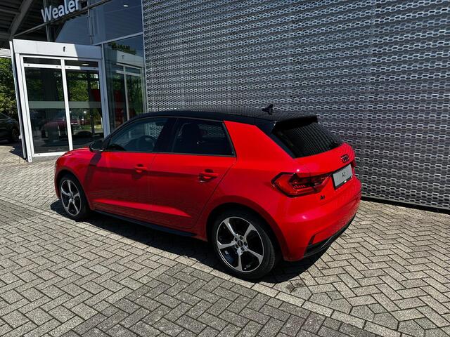Audi A1 Sportback Advanced edition 25 TFSI 70 kW / 95 PK Spor Kunstleder op interieurdelen | Dak in contrastkleur | Contrastpakket 2 | Optiekpakket zwart plus | Privacy glas |