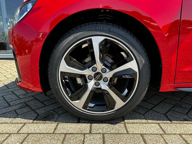 Audi A1 Sportback Advanced edition 25 TFSI 70 kW / 95 PK Spor Kunstleder op interieurdelen | Dak in contrastkleur | Contrastpakket 2 | Optiekpakket zwart plus | Privacy glas |