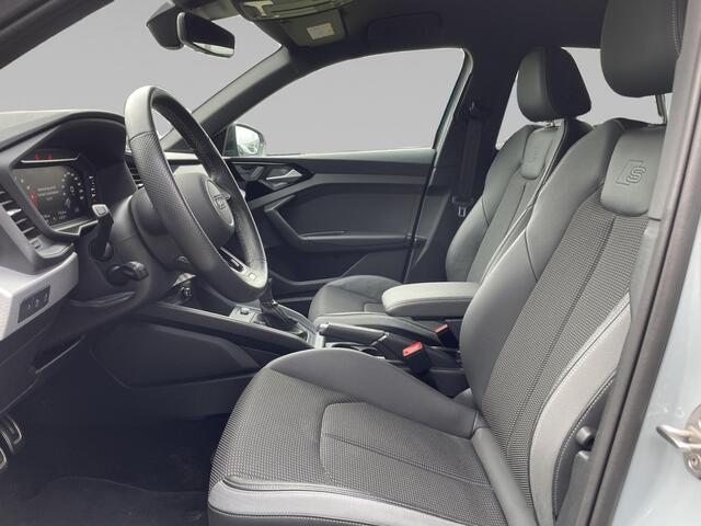 Audi A1 allstreet 30 TFSI S-line Black Ed. Pijl grijs