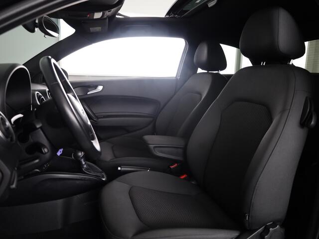 Audi A1 1.0 TFSI Adrenalin 95pk | Automaat | Panoramadak | Parkeerhulp V+A | Alarm | Privacy glas