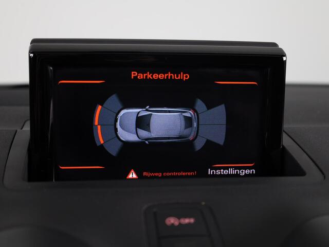 Audi A1 1.0 TFSI Adrenalin 95pk | Automaat | Panoramadak | Parkeerhulp V+A | Alarm | Privacy glas