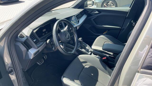 Audi A1 Sportback 30 TFSI S Line / S-Line Interieur + Exterieur / Digitale Cockpit / LED / Parkeersensoren V+A / Audi Smartphone Interface /