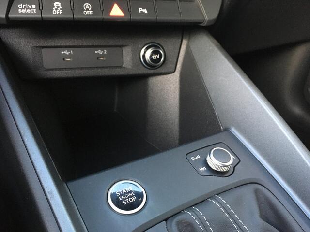 Audi A1 allstreet 30 TFSI S-line Black Ed. Pijl grijs