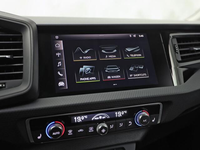 Audi A1 Sportback 30 TFSI Sport Automaat (APPLE CARPLAY, VIRTUAL DASHBOARD, GROOT NAVI, STOELVERWARMING, LM VELGEN, CRUISE, NIEUWE APK, NIEUWSTAAT