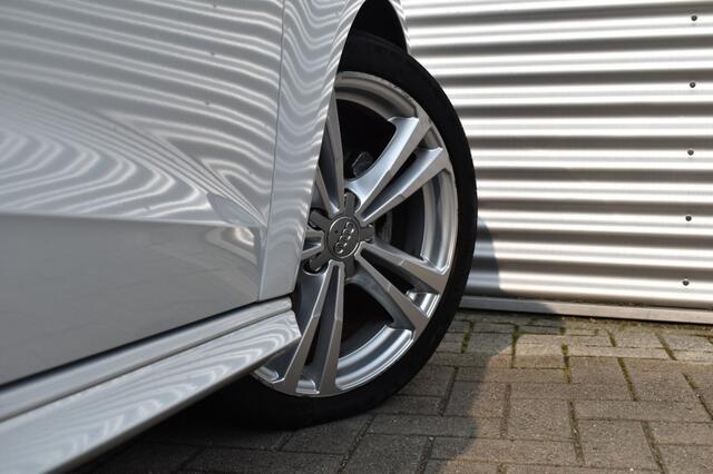 Audi A3 30 TFSI SP.SL.E / AIRCO / STOEL VW / APPLE CARPLAY