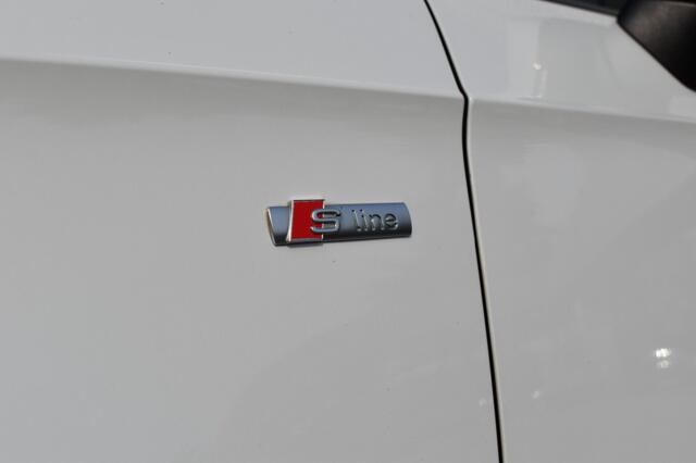 Audi A3 30 TFSI SP.SL.E / AIRCO / STOEL VW / APPLE CARPLAY