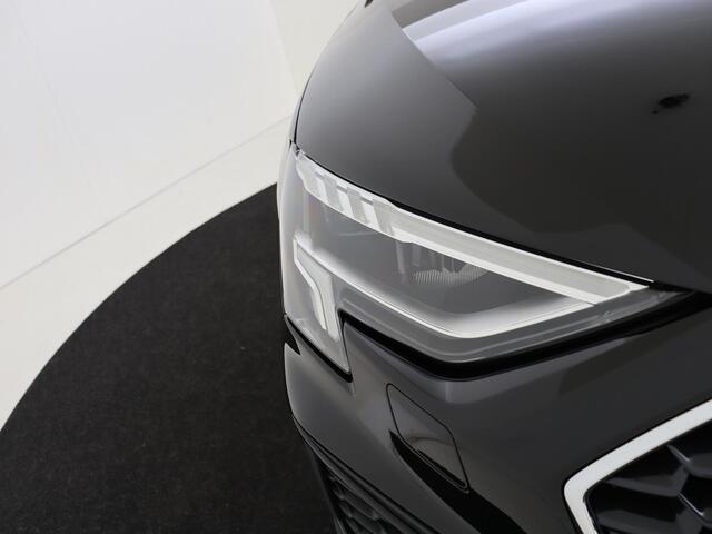 Audi A3 Limousine 35 TFSI S edition | Panoramadak | Sfeerverlichting | Stoelverwarming | Achteruitrijcamera | Adaptieve cruise control
