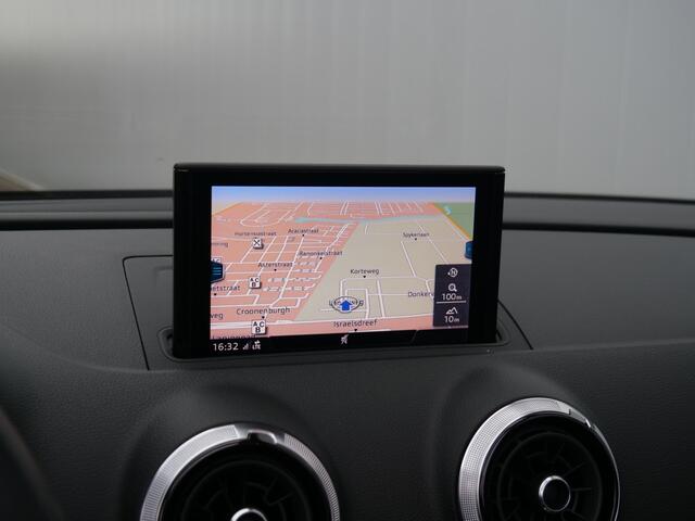 Audi A3 Cabriolet 1.5 TFSI 150pk CoD Sport S Line Edition Automaat LED / Camera / Navigatie