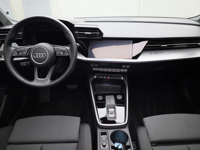 Audi A3 Limousine 30 TFSI/110PK Advanced · Panoramadak · Drive select · Parkeersensoren + camera · Garantie tot januari 2029 of 100000km