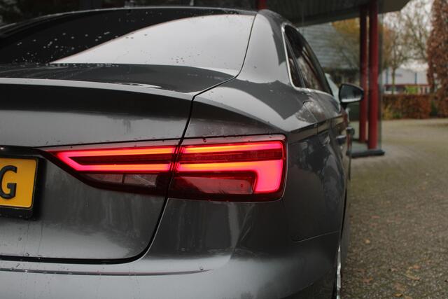 Audi A3 Limousine 35 TFSI CoD Sport S Line Edition | S-tronic | PDC Achter | Trekhaak |