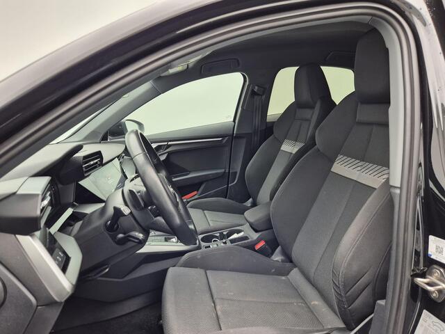 Audi A3 Limousine 35 TFSi 150 Pk Automaat Business edition | Full LED | Navigatie | 17 Inch | Sportstoelen | Privacy Glass