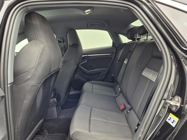 Audi A3 Limousine 35 TFSi 150 Pk Automaat Business edition | Full LED | Navigatie | 17 Inch | Sportstoelen | Privacy Glass