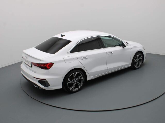 Audi A3 Limousine 35 TFSI 150pk S edition S-Tronic/Automaat Camera | Climate | Navi | Parksens. v+a | 18" Velgen