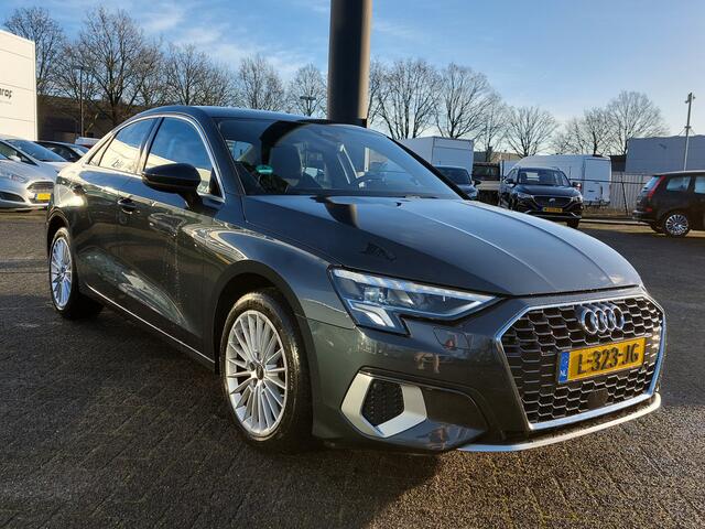Audi A3 Limousine 35 TFSI 150pk Business Edition | Origineel NL | Apple Carplay+Android Auto | Clima | Cruise | Led Koplampen | Pdc | Rijstrook+Licht+Regensensor | 17''lm